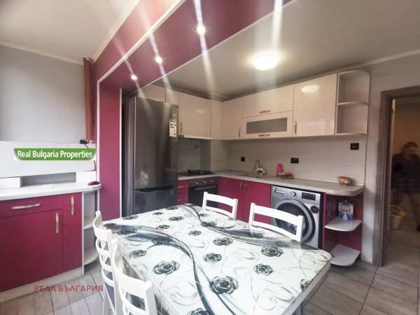 Продава 3-стаен, гр. русе, родина 1