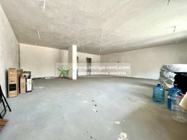 Продава  магазин град Хасково, Училищни
      108 кв.м