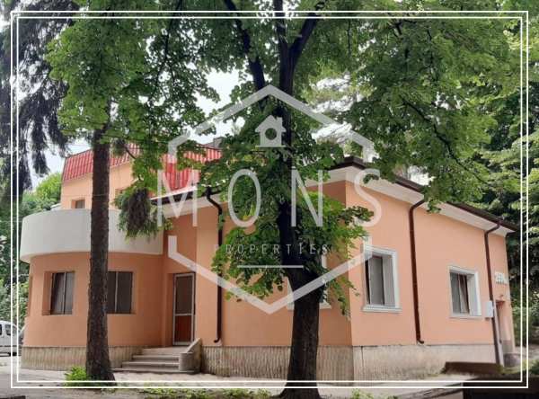 Продава къща, гр. добрич, център