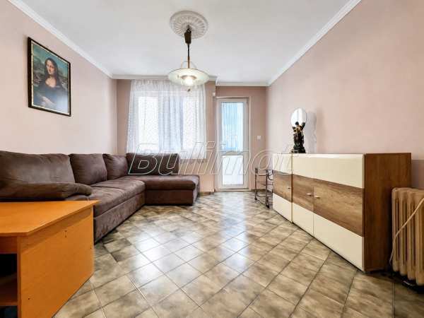 Продава 4-стаен, гр. варна, център