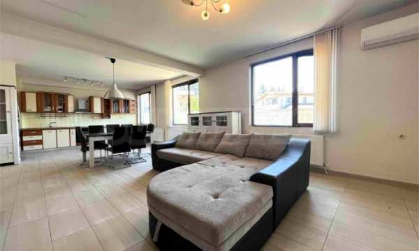 Продава  къща с. Баня, област Благоевград
      217 кв.м
