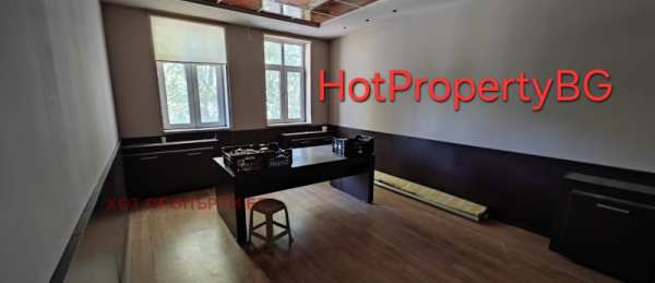 Продава  многостаен град Варна, Център
      224 кв.м