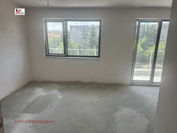 Продава 3-стаен, гр. кърджали, веселчане