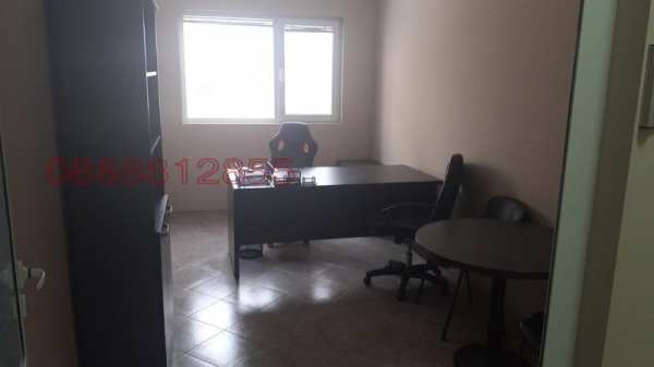 Дава под наем офис, гр. божурище, област софия област