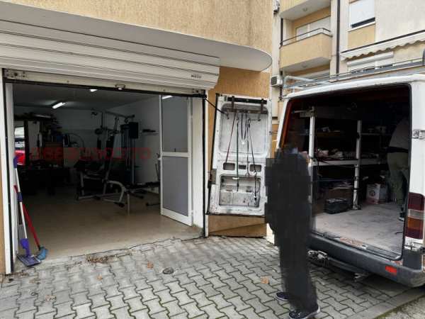 Дава под наем склад, гр. сливен, център