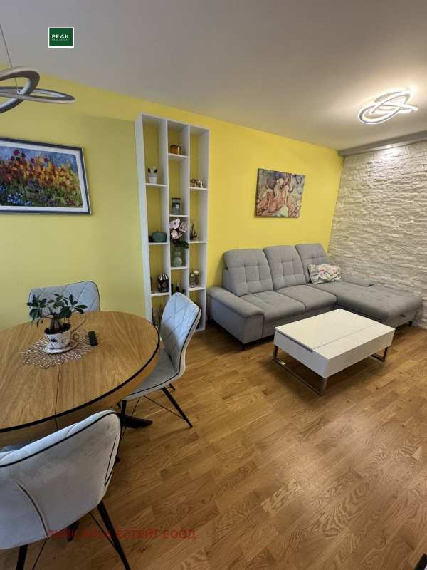 Дава под наем 3-стаен, гр. софия, изток