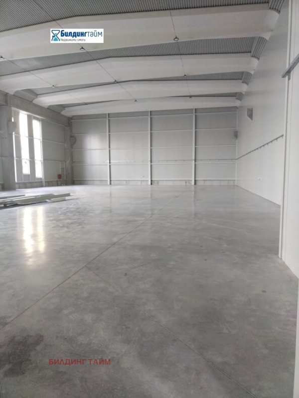 Дава под наем  склад град Шумен, Добруджански
      1806 кв.м