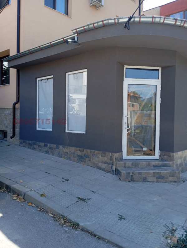 Дава под наем  магазин град Враца, Река Лева
      26 кв.м