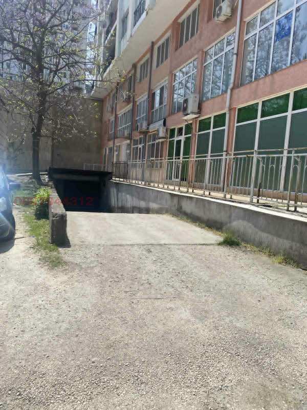 Дава под наем гараж, паркомясто, гр. русе, хъшове