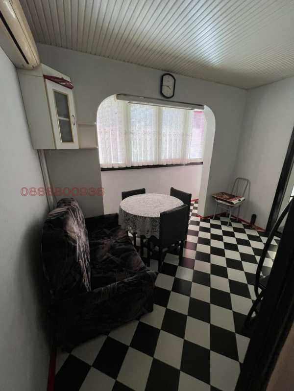 Дава под наем  2-стаен град Враца, Дъбника
      68 кв.м