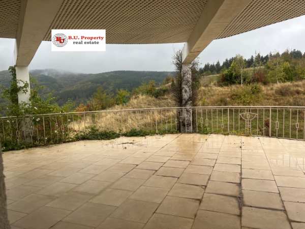 Дава под наем къща, с. кладница, област перник