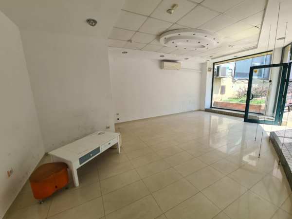 Дава под наем магазин, гр. хасково, център