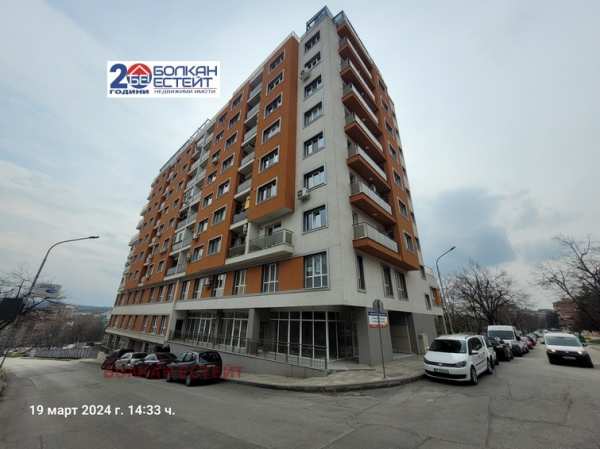 Дава под наем магазин, гр. велико търново, център