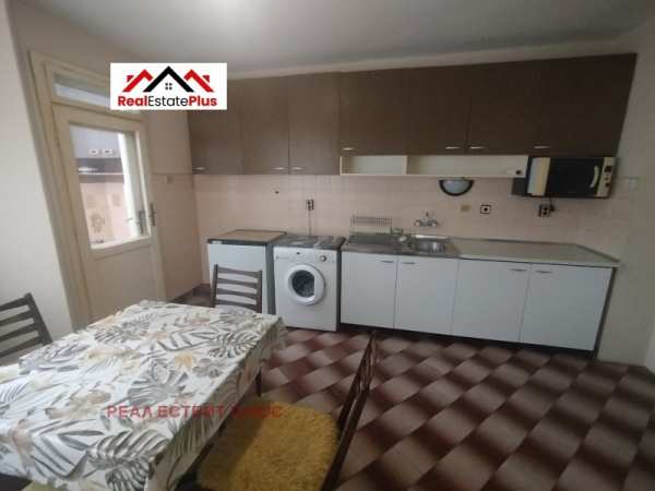 Дава под наем  4-стаен град Плевен, Идеален център
      115 кв.м