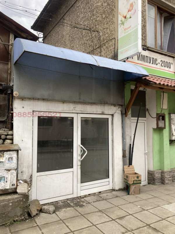 Дава под наем  магазин гр. Троян, област Ловеч
      25 кв.м