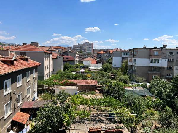 Дава под наем 4-стаен, гр. благоевград, идеален център