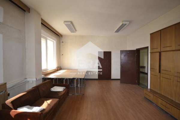 Дава под наем офис, гр. хасково, център