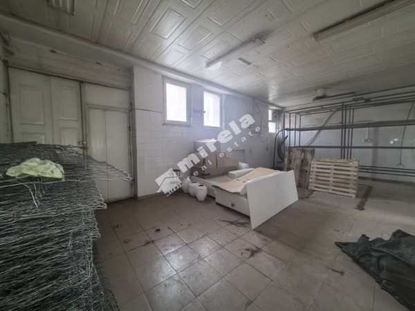 Дава под наем  склад град Ямбол, Каргон
      250 кв.м