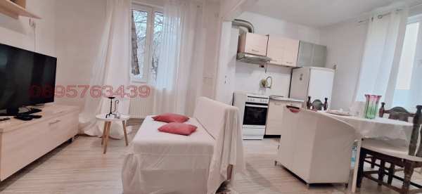 Дава под наем къща, гр. перник, център