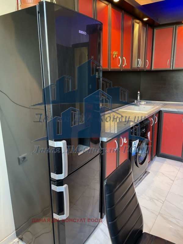 Дава под наем 3-стаен, гр. шумен, център