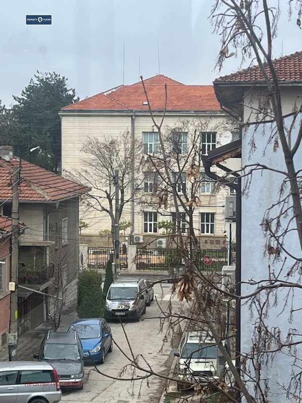 Дава под наем 3-стаен, гр. плевен, широк център