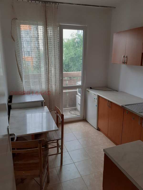 Дава под наем  1-стаен град Шумен, 5-ти полк
      34 кв.м