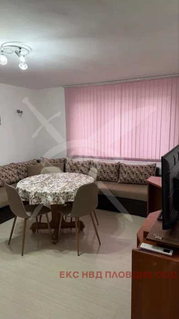 Дава под наем 2-стаен, гр. пловдив, център