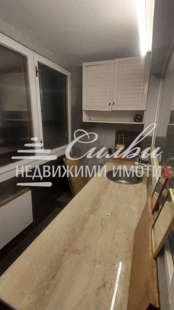 Дава под наем  3-стаен град Търговище, Запад 1
      62 кв.м