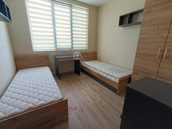 Дава под наем  4-стаен град Велико Търново, Бузлуджа
      70 кв.м