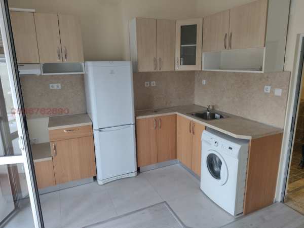 Дава под наем 2-стаен, гр. кърджали, център