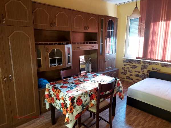 Дава под наем 1-стаен, гр. стара загора, център