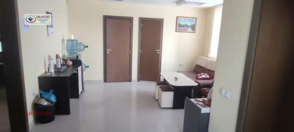 Дава под наем офис, гр. русе, център