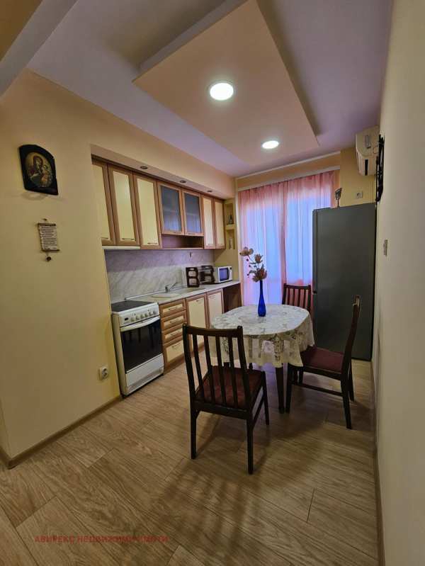 Дава под наем 3-стаен, гр. пловдив, изгрев