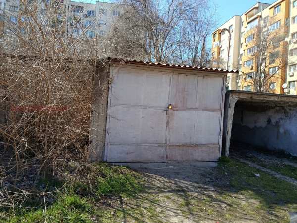 Дава под наем гараж, паркомясто, гр. ловеч, младост