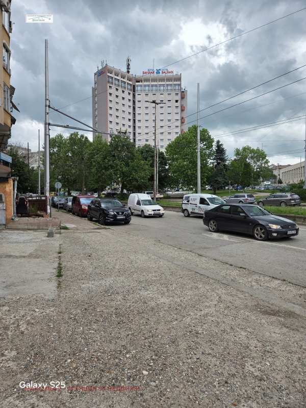Дава под наем магазин, гр. плевен, широк център