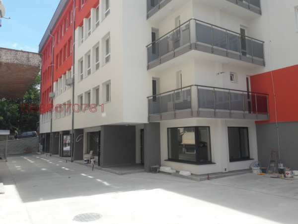 Дава под наем магазин, гр. шумен, център