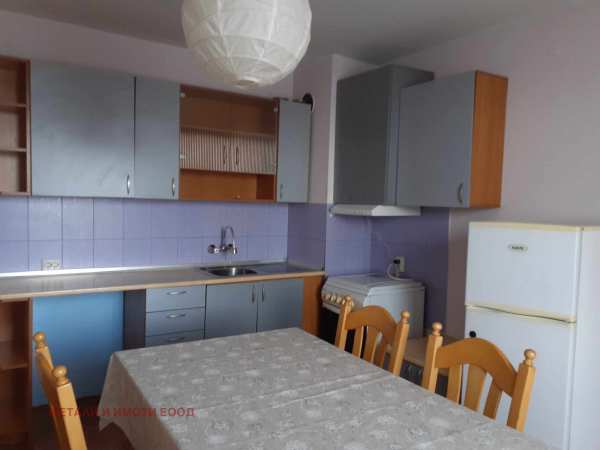 Дава под наем 1-стаен, гр. русе, ялта