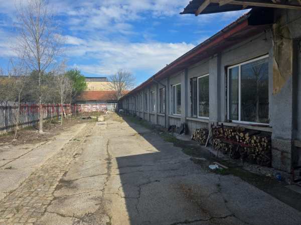 Дава под наем  пром. помещение гр. Първомай, област Пловдив
      250 кв.м