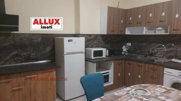 Дава под наем 4-стаен, гр. русе, централен кооп. пазар