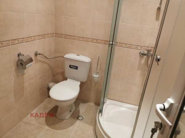 Дава под наем  3-стаен град Кюстендил, Център
      100 кв.м