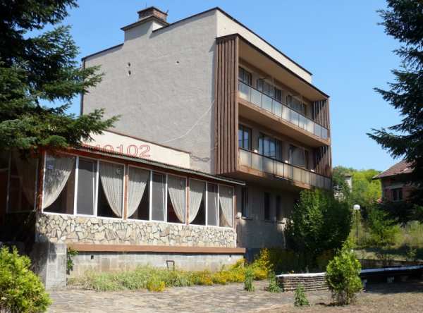 Дава под наем хотел, с. старозагорски бани, област стара загора
