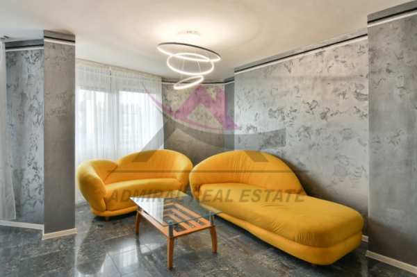 Дава под наем 4-стаен, гр. варна, център