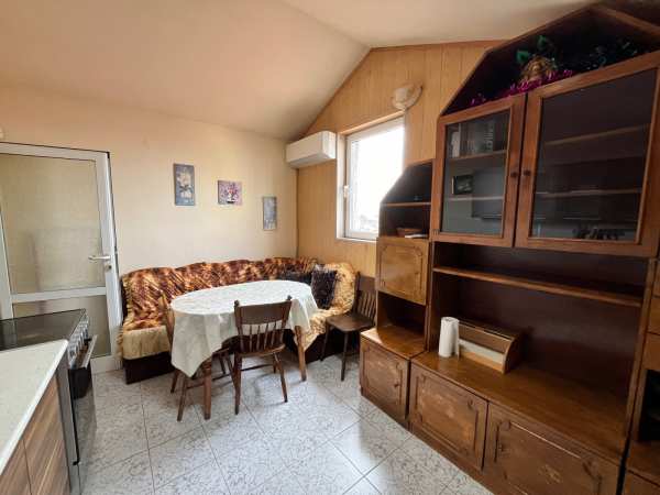 Дава под наем 2-стаен, гр. плевен, широк център