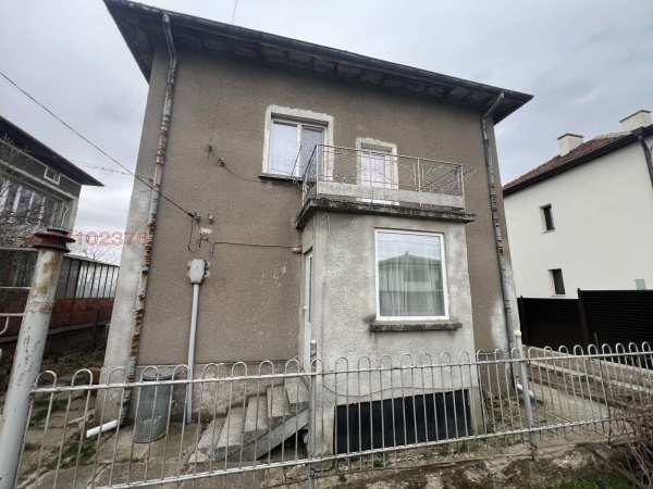 Дава под наем къща, гр. елин пелин, област софия област