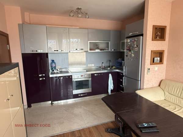 Дава под наем 2-стаен, гр. враца, център