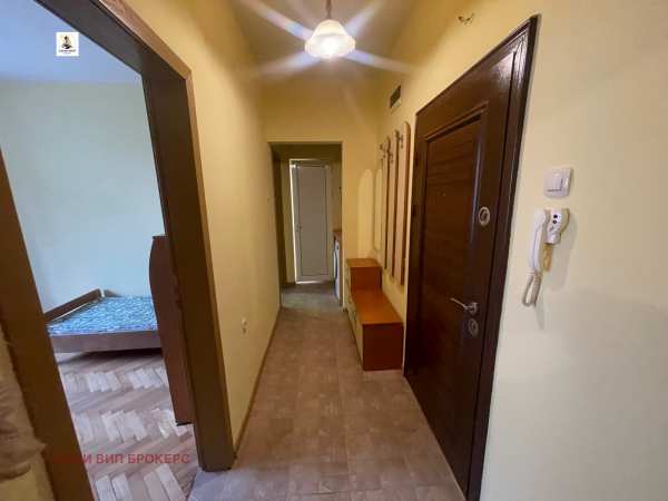 Дава под наем 3-стаен, гр. плевен, широк център