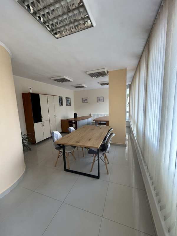 Дава под наем офис, гр. севлиево, област габрово