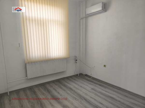 Дава под наем офис, гр. плевен, идеален център