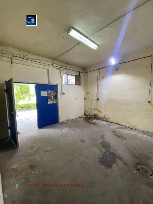 Дава под наем  склад град Плевен, Идеален център
      70 кв.м