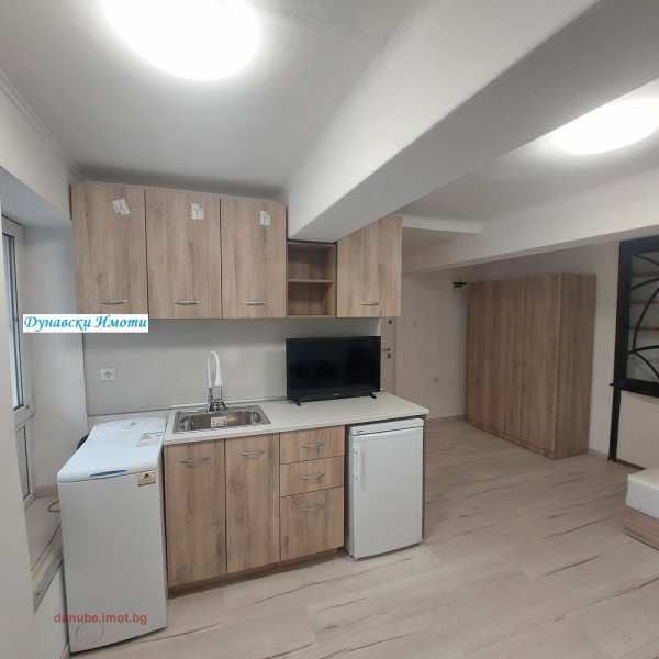 Дава под наем 1-стаен, гр. русе, център